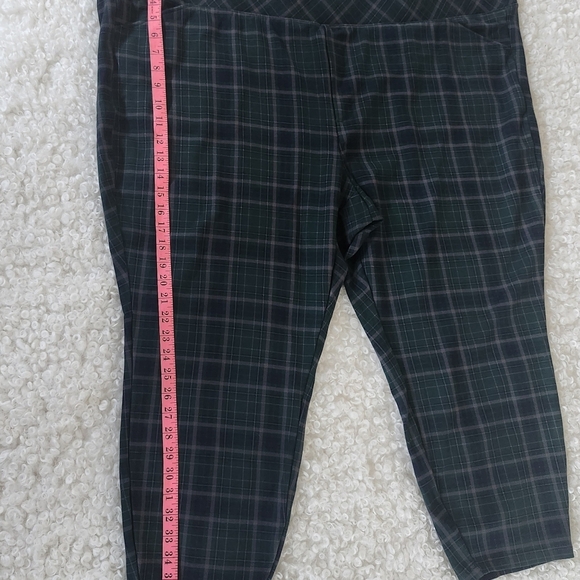 Torrid Plus Sz 6T Green Plaid Ponte Skinny Pants High Rise Pixie Pocket - Picture 5 of 10
